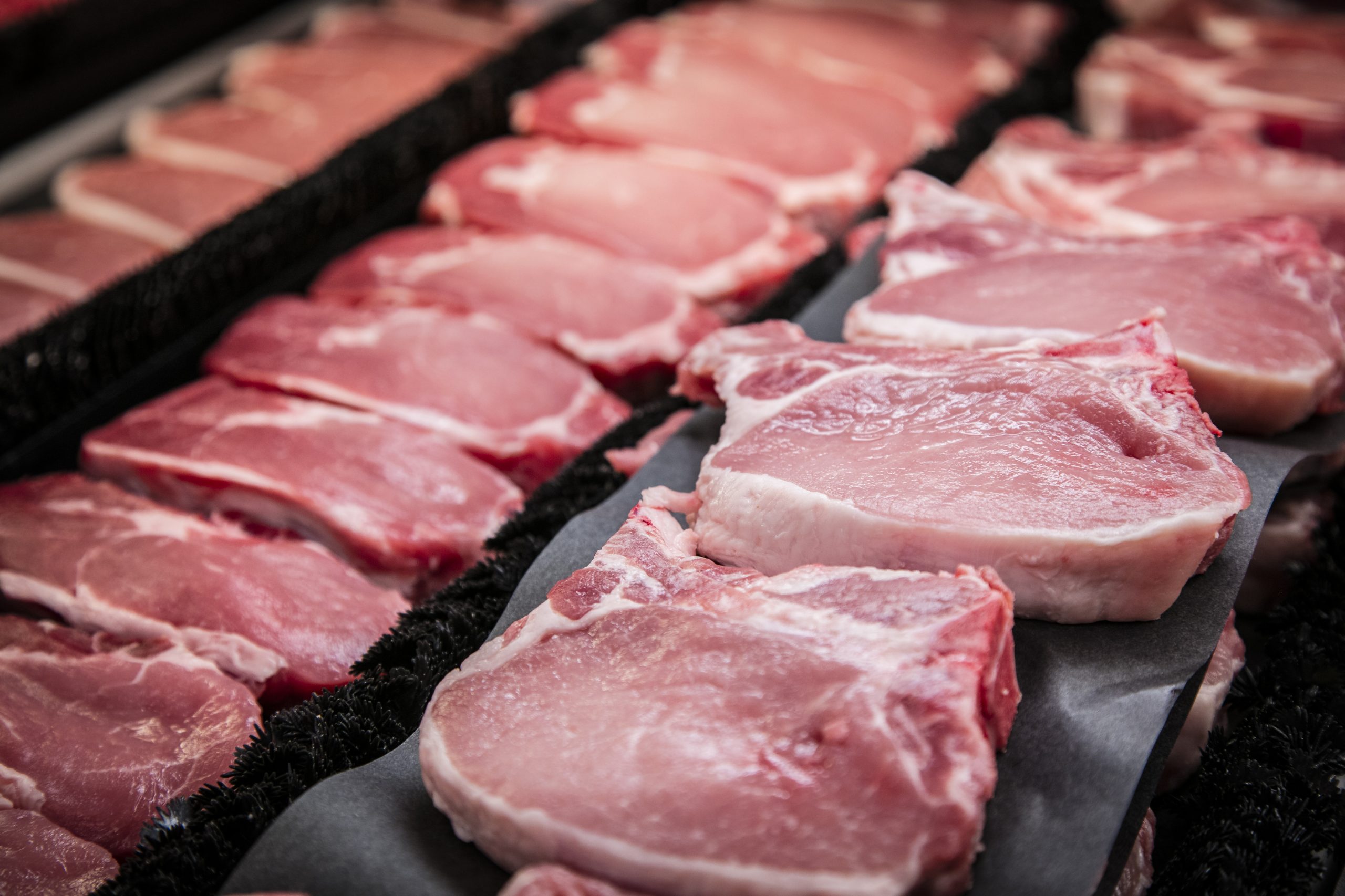 Read more about the article Butchering a Pig vs a Cow in Oklahoma